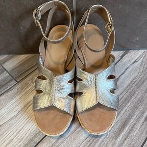 Ugg Careena Gold Leather Wedge Espadrilles 8